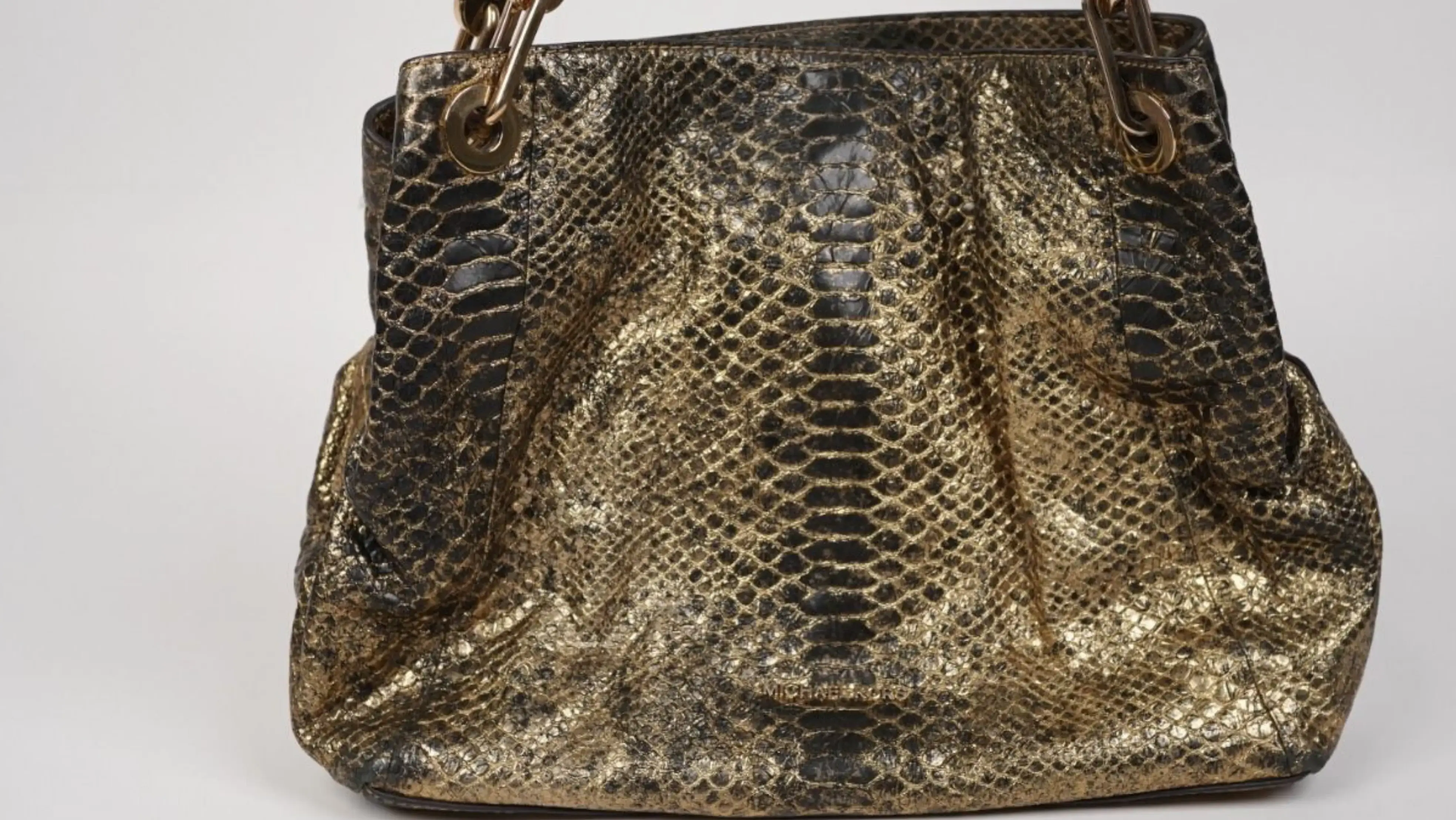 After MK metallic colour transformation with renewed shine and even metallic tone